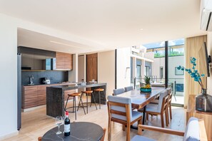Vila superluxo | Cofres nos quartos, individualmente mobiliados, cortinas blackout