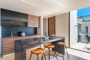 Villa de lujo | Caja de seguridad en la habitación y muebles diferentes 