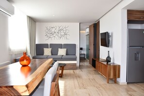 Luxury Apartment, 1 Bedroom, Balcony, City View | Dining room