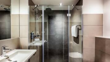 Sabun dan tisu toilet