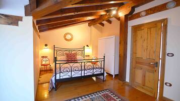 1 chambre, fer et planche à repasser, lit parapluie, Wi-Fi