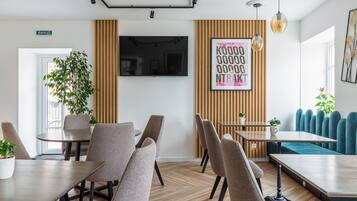 Daily cooked-to-order breakfast for a fee