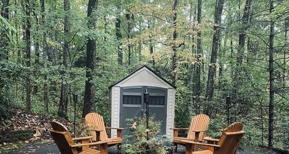 Home away from home with private hot tub, golf cart and more!!