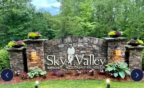 Home away from home with private hot tub, golf cart and more!!