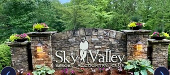 Home away from home with private hot tub, golf cart and more!!