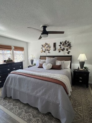 2 bedrooms, iron/ironing board, free WiFi, bed sheets