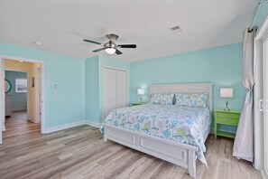 6 Schlafzimmer, Reisekinderbett, kostenloses WLAN, Bettwäsche