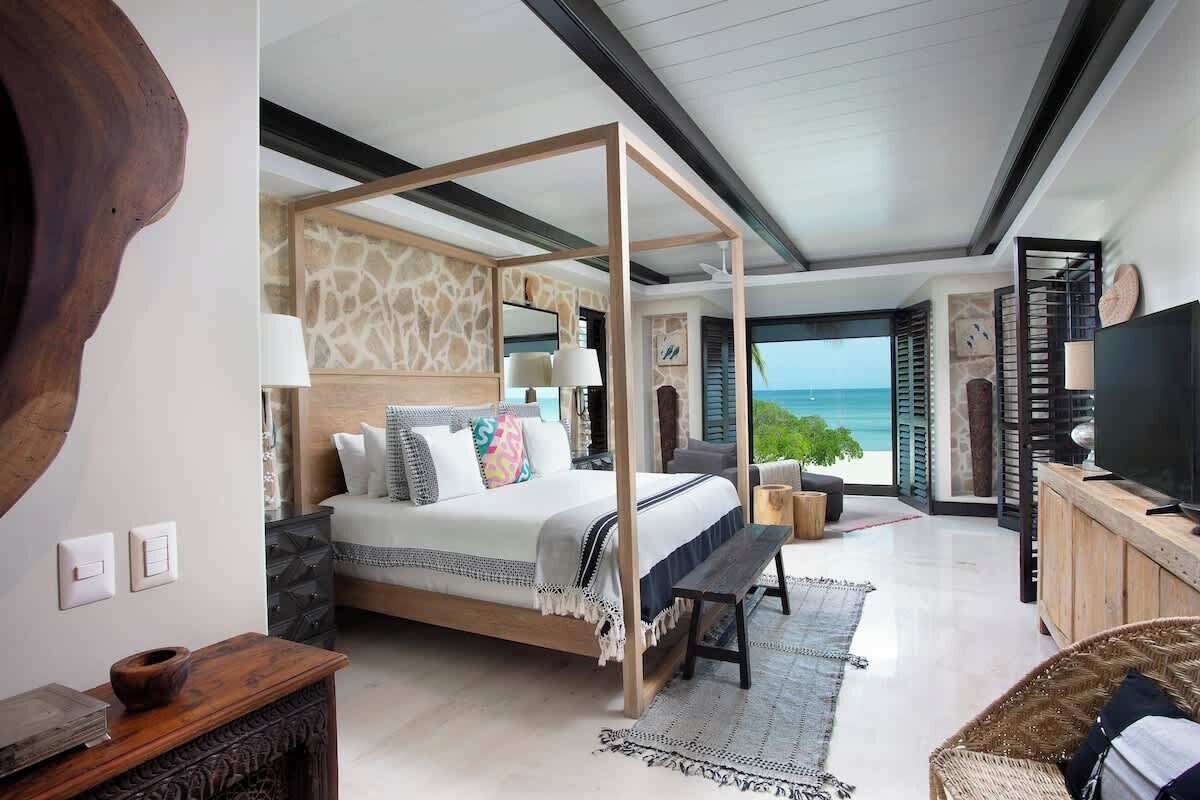 4 bedrooms, in-room safe, iron/ironing board, WiFi