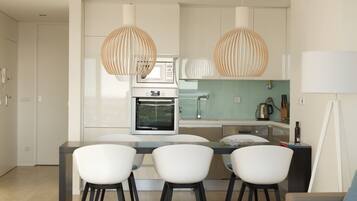 Réfrigérateur, four, plaque de cuisson, lave-vaisselle