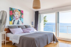 6 bedrooms, iron/ironing board, free WiFi, bed sheets