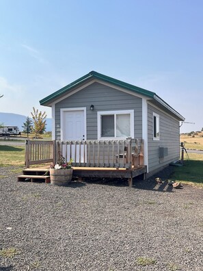 Exterior - Charming Cottages - NEWLY REMODELED with BATHROOMS and KITCHENS (Grangeville)