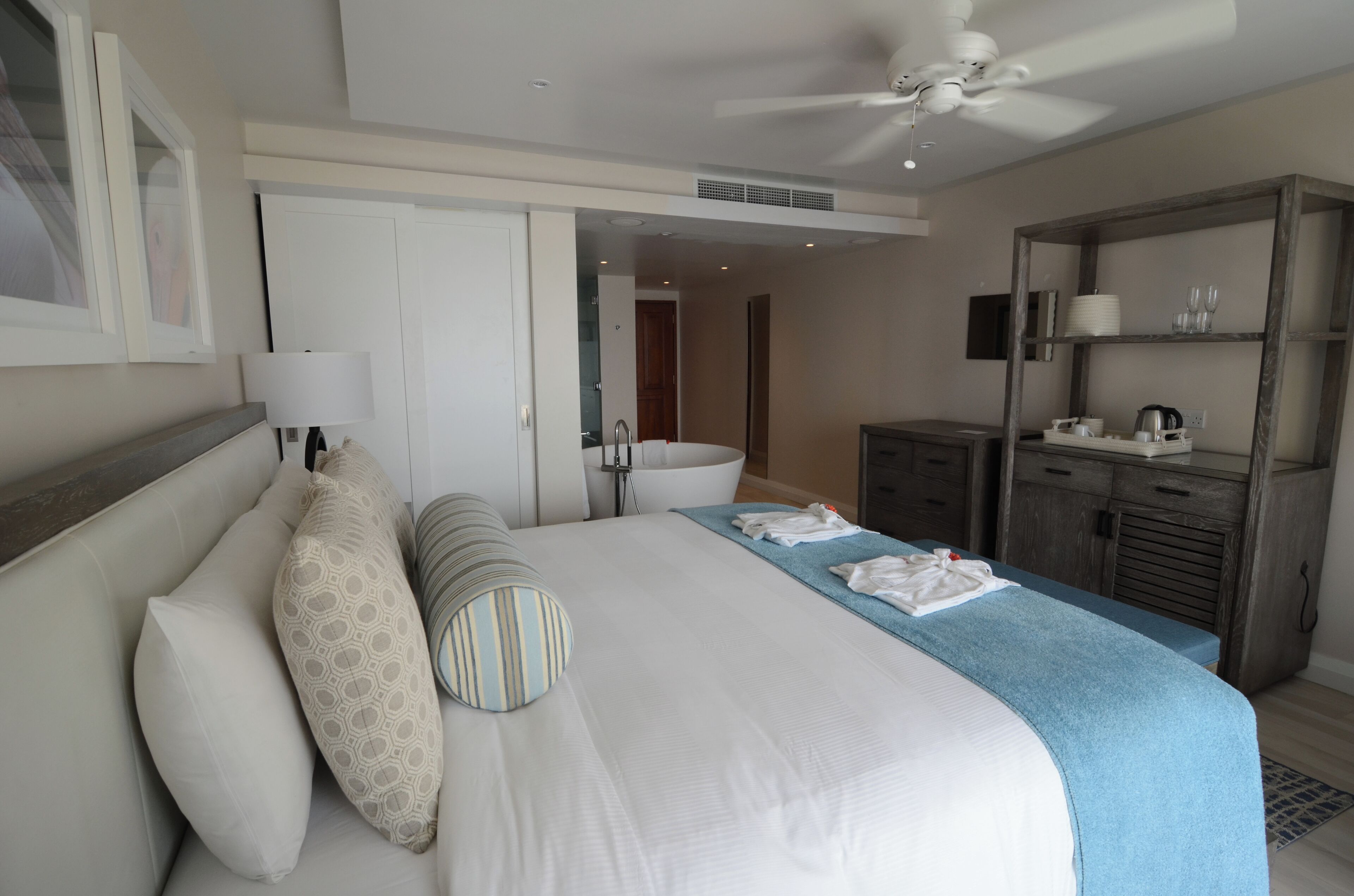 Minibar, in-room safe, desk, laptop workspace