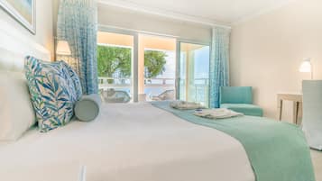 Minibar, Zimmersafe, Schreibtisch, laptopgeeigneter Arbeitsplatz