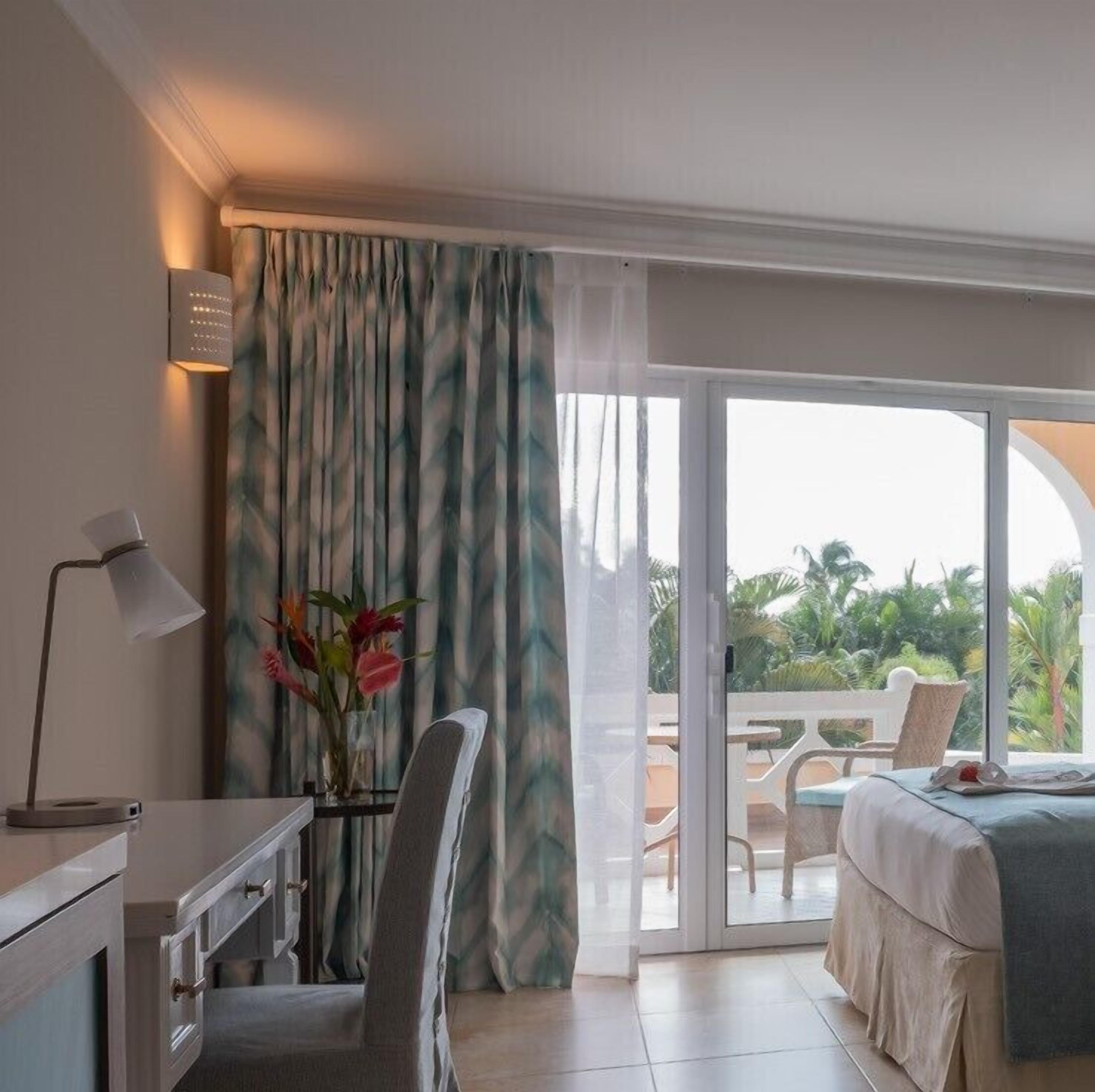 Minibar, in-room safe, desk, laptop workspace