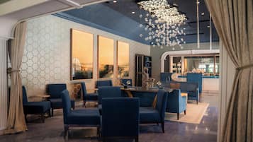 2 barer/lounger, strandbar