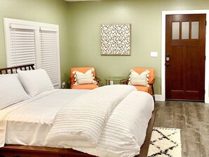 1 habitación, tabla de planchar con plancha, wifi gratis y ropa de cama 