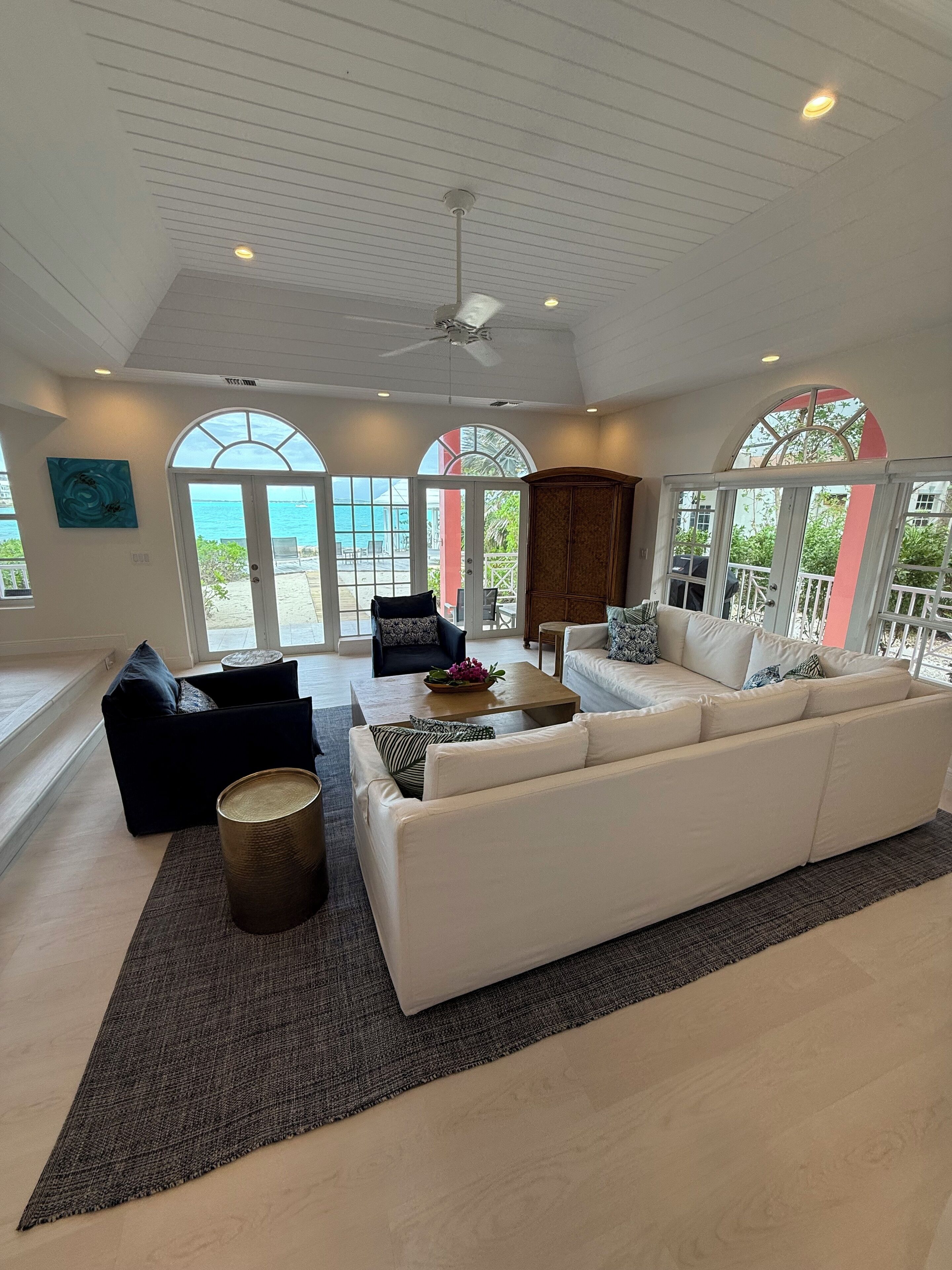 Smart TV, DVD player, stereo