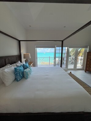 3 chambres, coffres-forts dans les chambres, fer et planche à repasser