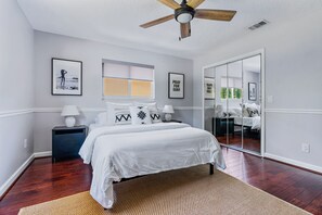 4 habitaciones, tabla de planchar con plancha, wifi y ropa de cama 