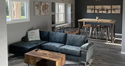 Hang out at The Hangar! Newly remodeled, beautiful home, fully furnished.