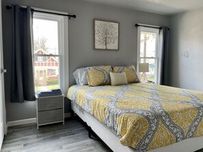 5 habitaciones, tabla de planchar con plancha y cuna de viaje