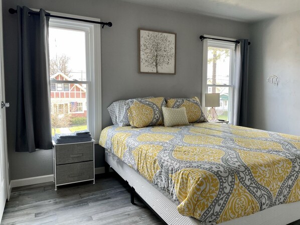 5 habitaciones, tabla de planchar con plancha y cuna de viaje 