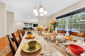 Dining - 6 Bedrooms + Hot Tub  + Game Room + Movie Theater (Hawley)