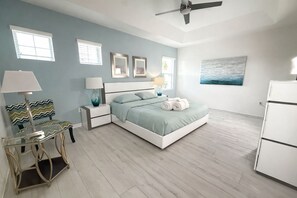 6 habitaciones, caja de seguridad en la habitación y escritorio 