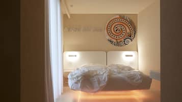 Ropa de cama hipoalergénica, colchones viscoelásticos, minibar