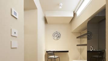 1 bedroom, hypo-allergenic bedding, memory foam beds, minibar
