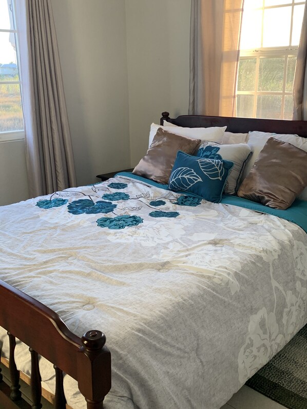 2 bedrooms, desk, iron/ironing board, travel cot