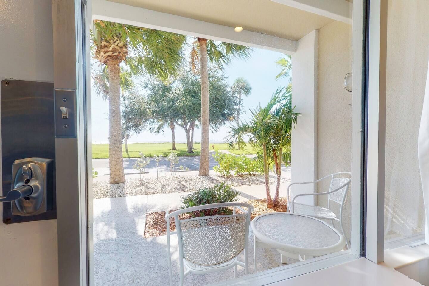 Sea Spray Studio 114 Tampa Bay Florida Beach Resort w/ Pools & More