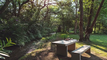 Cottage Luxury, bagno in camera (The Duchy Barn) | Esterni