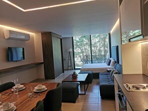 Luxe loft, balkon, uitzicht op park | Uitzicht vanuit de kamer