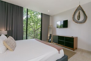 Elite suite, 3 slaapkamers, balkon | Een kluis op de kamer, individueel gedecoreerd, individueel gemeubileerd