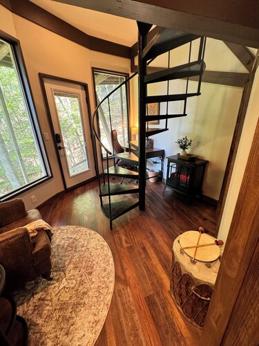 Cozy, Luxury Cabin, in the Heart of Bryce Resort on Bryce Mountain