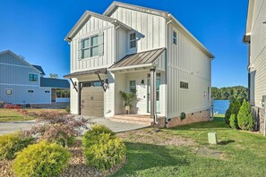 Exterior - Waterfront Oasis On Tims Ford Lake: Pool/Kayak! (Winchester)