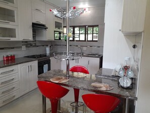 Fridge, microwave, oven, stovetop - Eden Wilds 87 (Port Edward)