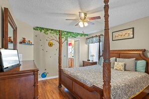 7 bedrooms, iron/ironing board, travel cot, free WiFi