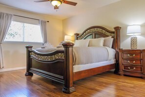 5 bedrooms, iron/ironing board, WiFi, bed sheets