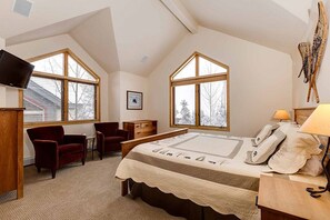 4 bedrooms, iron/ironing board, free WiFi, bed sheets - True Ski in/Out, Fireplace, Private Hot Tub, Mountain Views, Garage, Peaceful (Breckenridge)