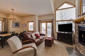 Smart TV, fireplace, DVD player, books - True Ski in/Out, Fireplace, Private Hot Tub, Mountain Views, Garage, Peaceful (Breckenridge)