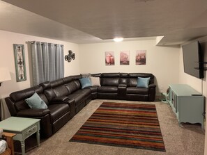 Smart-TV, DVD-Player, Bücher