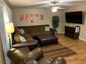 Smart-TV, DVD-Player, Bücher