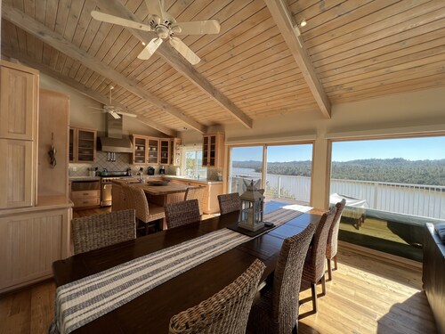 Stairway to Naci Heaven 180 degree lakefront views Pet Friendly, WIFI