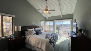 5 bedrooms, WiFi (free), bed sheets