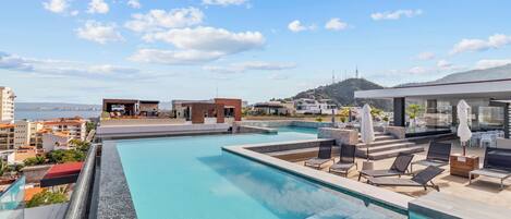 Een verwarmd zwembad