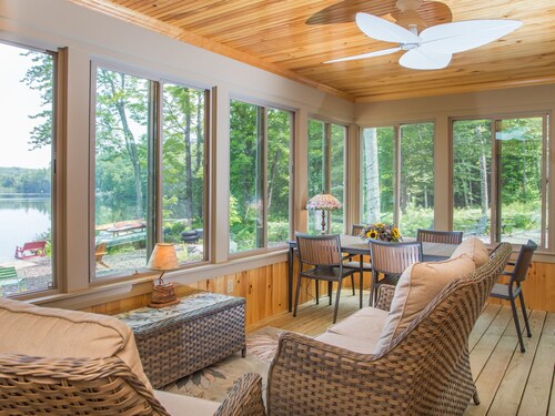 A Belgrade Lakes Destination, Very Private, Tranquil [Handicap Accessible]