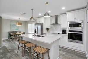 Frigorifero, microonde, forno, lavastoviglie