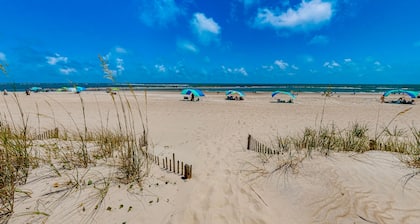 Oceanfront home with washer/dryer and private walkway to the beach